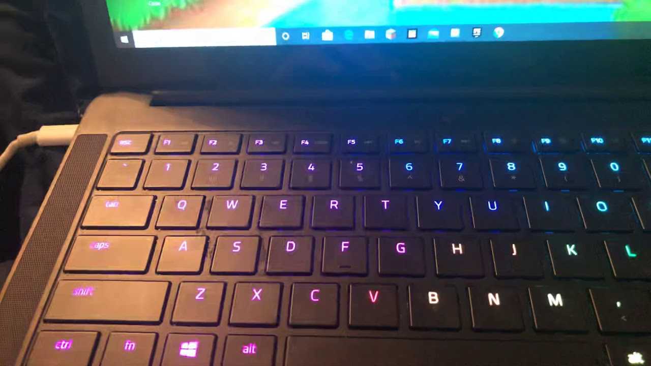 Come cambiare il colore della luce della tastiera Windows 10?