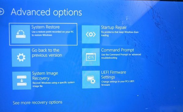 UEFI-laiteohjelmiston asetukset Windows 10:ssä